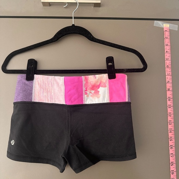 Lululemon 2.5 Inch Reversible Short - Picture 3 of 7